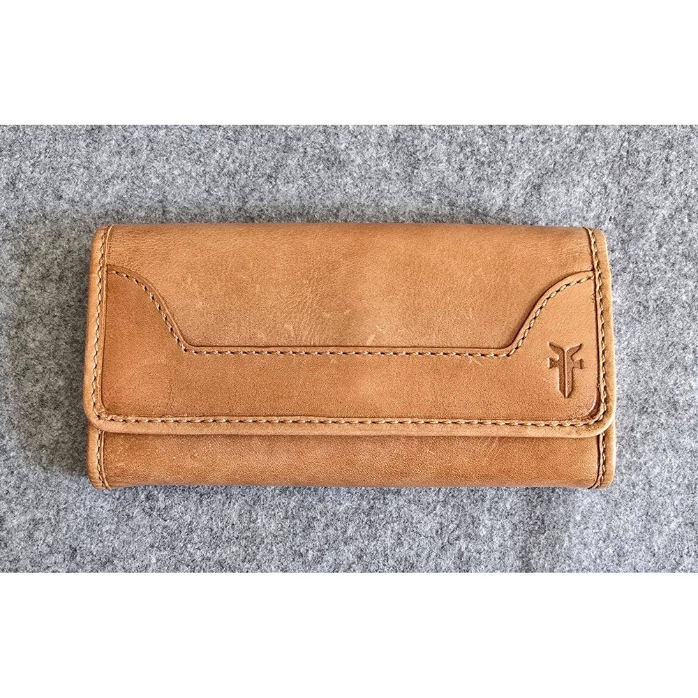 Frye Women's Melissa Continental Snap Trifold Burnished Leather Wallet beige EUC